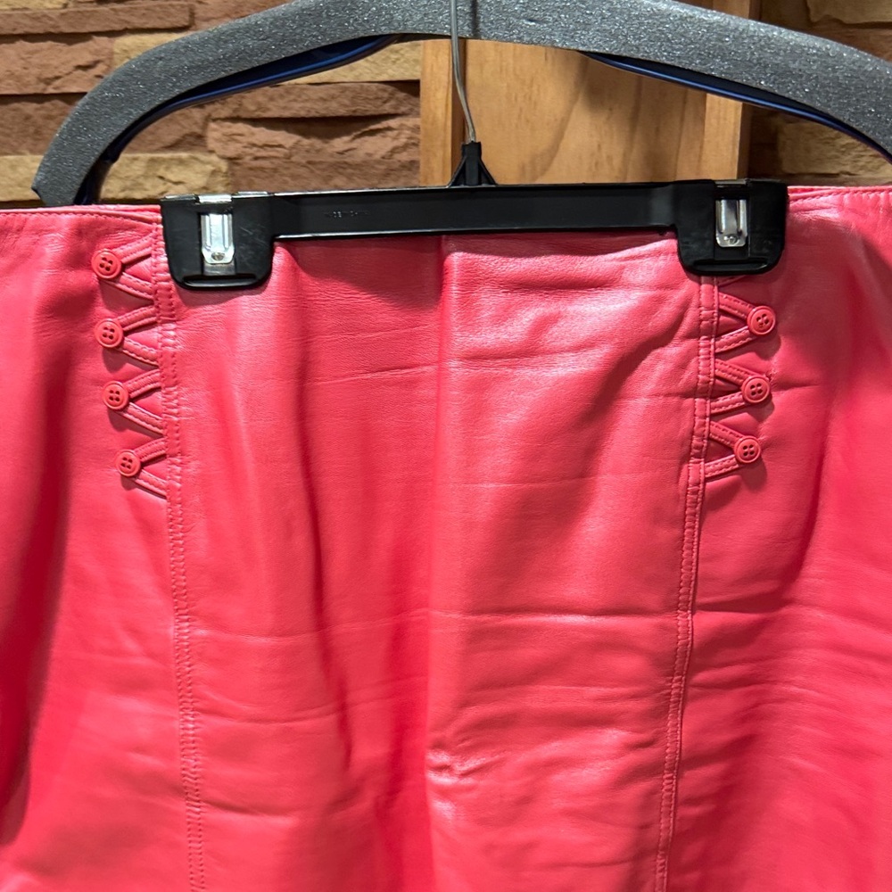 Cache Genuine Leather Women's Pink 2PC MINI Skirt & Blazer Suit - Picture 6 of 12